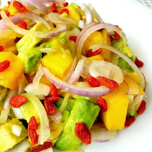 Insalata tropicale alcalina